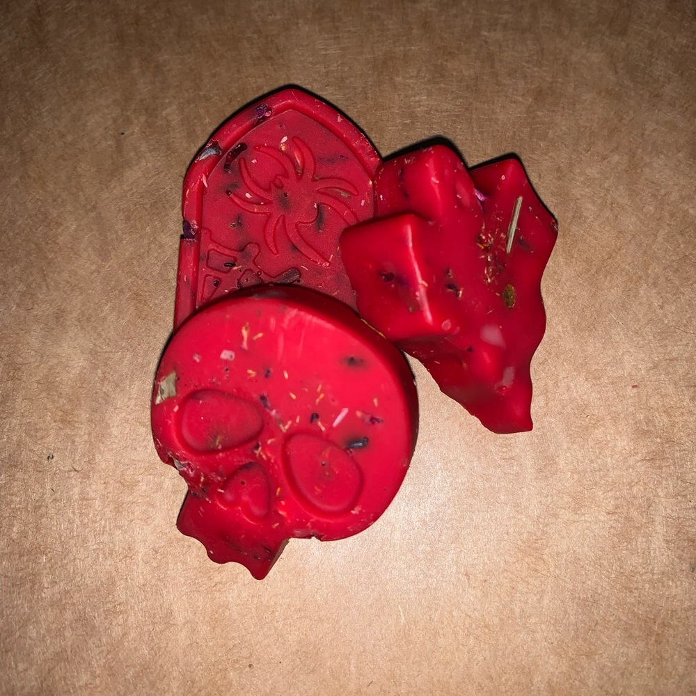 Spooky wax melts, mix
